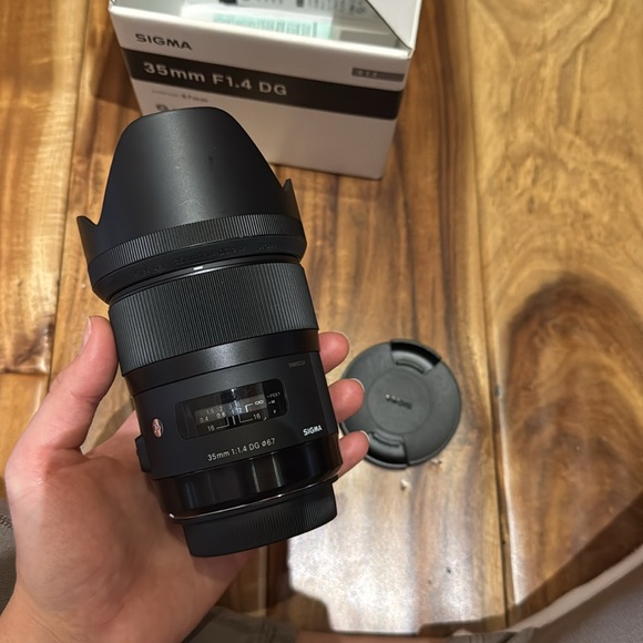 Sigma Beauty 35mm F1.4 DG HSM Lens - Black - Picture 6 of 6